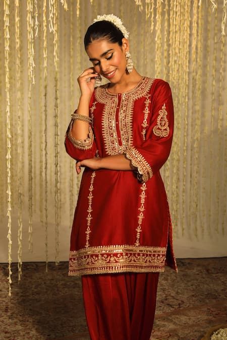 Buy Red Kurta Silk Chanderi Embroidered Mehak Floral Salwar Set For Women by Sheetal Batra Online at Aza Fashions. Slub Silk Salwar Kameez With Zari Work For Puja, Art Silk Salwar Kameez With Resham Embroidery For Puja, Slub Silk Traditional Wear With Resham Embroidery For Puja, Red Raw Silk Salwar Kameez With Zari Work, Traditional Slub Silk Wear For Puja With Resham Embroidery, Red Unstitched Kurta With Intricate Embroidery, Chanderi Salwar Kameez With Resham Embroidery For Puja, Red Raw Silk Salwar Kameez With Resham Embroidery, Slub Silk Sets With Resham Embroidery For Puja