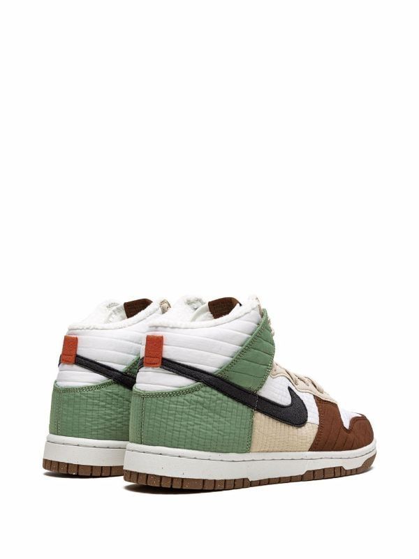 Nike Dunk High LX "Toasty" Sneakers - Farfetch Baskets Nike, Nike Dunk High, Dunk High, Black Oil, Swoosh Logo, Saint Tropez, Nike Dunk, Nike Dunks, Design Logo