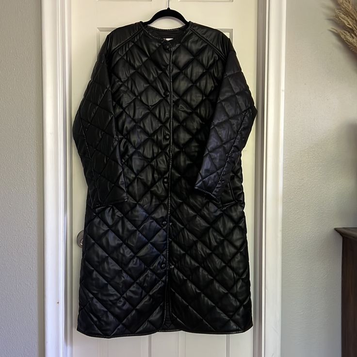 Beautiful Jacket, Perfect For Fall! New Black Quilted Jacket For Fall Cold Weather, Fitted Black Quilted Jacket, Black Fitted Quilted Outerwear, Black Fitted Quilted Jacket, Fitted Black Quilted Outerwear, Black Quilted Jacket For Cold Weather In Spring, Black Quilted Jacket With Pockets For Fall, Black Quilted Jacket For Work, Black Quilted Long Sleeve Jacket For Work