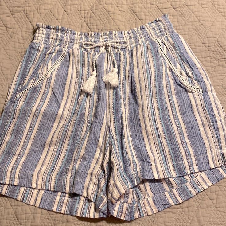 Size Large, Linen Short. Front And Back Pockets With A White, Working Draw String. Never Worn But Have Been Washed Working Drawing, Linen Short, Striped Short, Striped Shorts, White Stripe, Blue White, Blue And White, New York, Womens Shorts