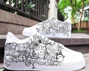 Artistic Shoes Design, Art Skyline Shoes, Designs To Draw On Shoes, Drawings On Shoes, Drawing On Shoes Ideas, Sneakers Painting Ideas, Draw On Shoes, Painting On Shoes, Upscale Clothes