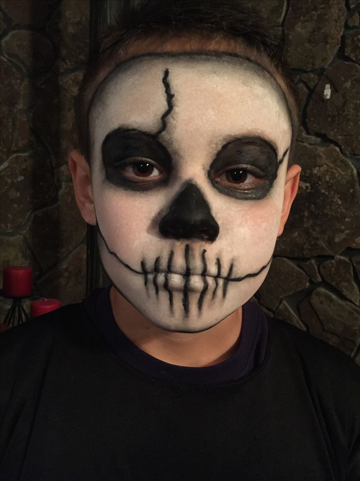 Skeleton face paint Boy Halloween Makeup Easy, Ghoul Face Paint, Halloween Face Paint Boys, Scream Face Painting, Skeleton Face Paint Easy Kids, Diy Face Paint Halloween, Easy Skeleton Face Paint For Kids, Scary Face Paint Easy, Kid Skeleton Makeup