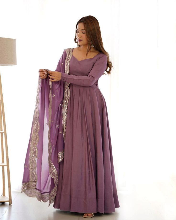 Purple Anarkali, Anarkali Suits Designer, Anarkali With Dupatta, Silk Anarkali Suits, Pink Anarkali, Lehenga Crop Top, Heavy Dupatta, Western Dresses For Women, Bridal Lehenga Designs