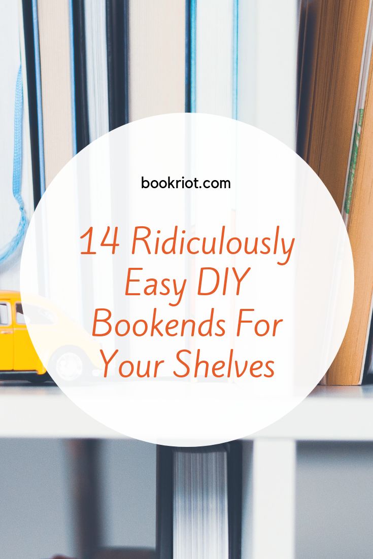 14 ridiculously easy DIY bookends for your shelves.  bookends | DIY | DIY bookends | easy bookends | bookshelves | bookish DIY | how to Book Stopper Ideas, Bookends Diy Make Your Own, Diy Heavy Bookends, Wooden Bookends Diy Ideas, Diy Bookend Ideas, Diy Book Stopper, Homemade Book Ends, Book Ends Ideas Diy, How To Make Bookends