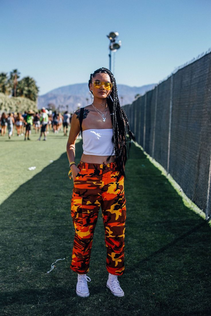 NICE. #fashion #fashiontrends #fashionoutfits #streetfashion #streetstyle Tomboy Festival Outfit, Hip Hop Music Festival Outfits, Coachella 2017, Festival Mode, Rolling Loud, Festival Inspo, Fest Outfits, Coachella Music, Look Festival