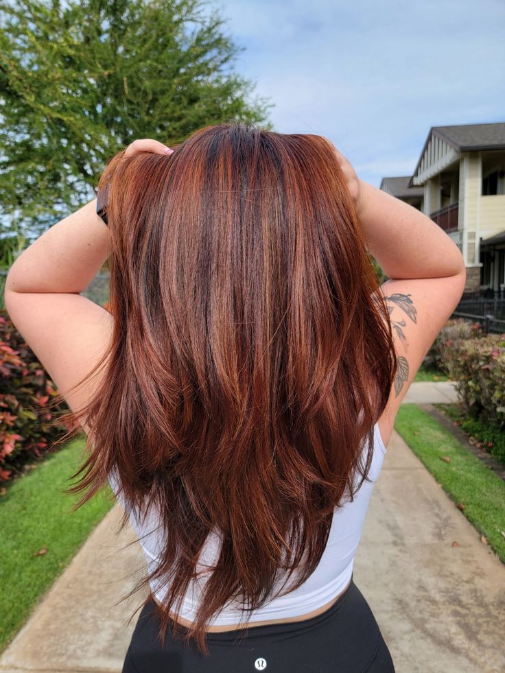 Hair Color Ideas Cooper, Hair Color Auburn Highlights, Babylights Auburn Hair, Reddish Brown Highlights On Brown Hair, Ginger Chestnut Hair, Copper Balayage Highlights, Copper With Babylights, Copper Hilights On Dark Hair, Brown Highlights On Ginger Hair