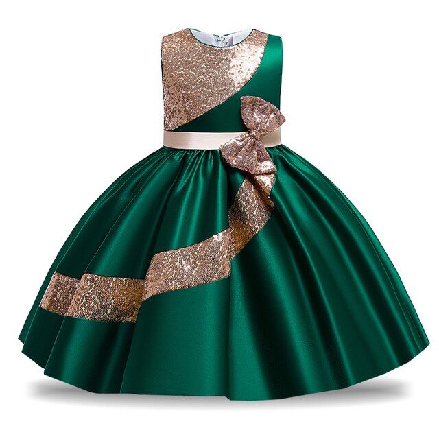 This Pageant Kids Party Dress Sequin is perfect for any special occasion. It is designed for girls aged 25-36m, 4-6y, 7-12y and is suitable for all seasons. The dress features a knee-length design, O-neck collar and regular sleeve style. It is made from a combination of mesh, polyester and cotton for a comfortable fit. The dress is decorated with appliques and has a ball gown silhouette. It is available in sizes 3-10 years old and 110-150. This dress is perfect for any special occasion, from bir Wedding Gown Princess, Party Dress Sequin, Kids Party Dress, Bow Birthday, Elegant Girls, Loki Avengers, Princess Dress Kids, Africa Dress, Kids Party Dresses