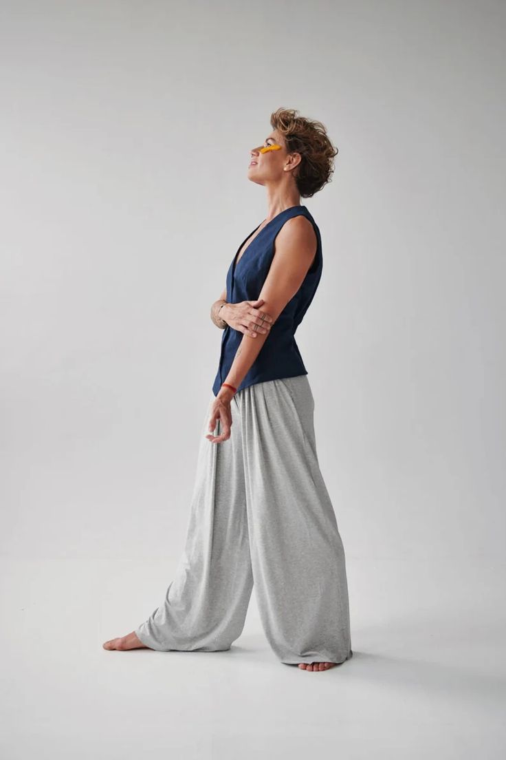 Unique Palazzo Pants High Waisted Light Grey Pants Boho - Etsy Grey Wide Leg Pants, Suit Vest Women, Waistcoat Suit, Pleated Palazzo Pants, Blue Jean Vest, Minimalist Clothes, Jeans Vest, Denim Waistcoat, Womens Palazzo Pants