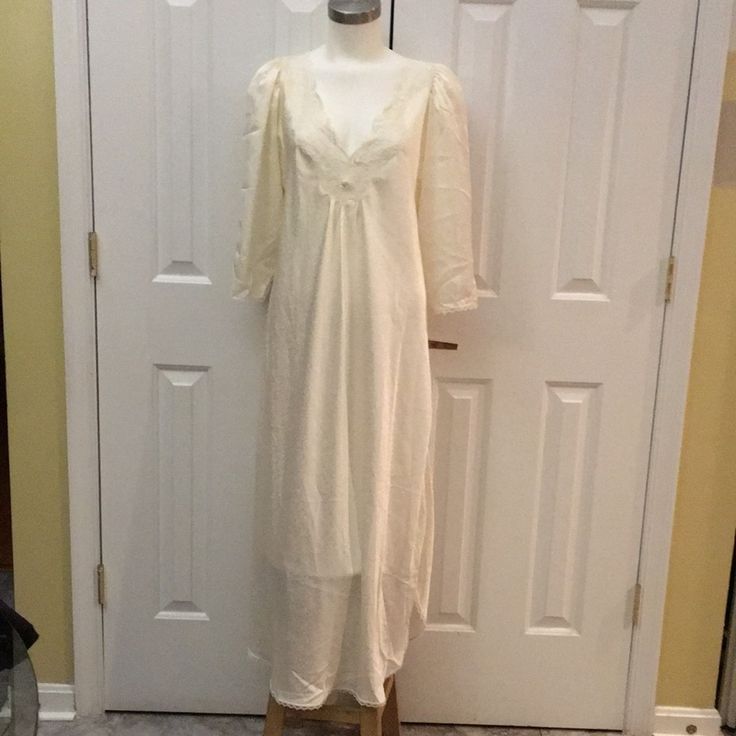 Christian Dior Vintage Cream White Silk Night Gown, Unworn, Size S/M #Ilgwu #Made In The Usa #Christiandior Feminine V-neck Evening Nightgown, Elegant White V-neck Nightgown, Elegant Cream Nightgown For Spring, Elegant Long Nightgown For Sleep, Feminine V-neck Nightgown For Evening, Elegant Cream Night Dress, Elegant Long Nightgown For Loungewear, Elegant Cream Dress For Night, Elegant Cream Dresses For Night Events