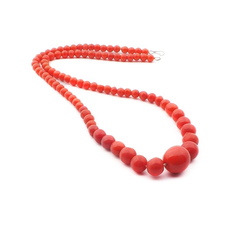 Vintage Czech necklace gradual red round glass beads 16" Red Single Strand Long Necklace, Red 8mm Bead Necklace, Red Necklaces With 8mm Beads For Jewelry Making, Red Hand-strung Long Necklace, Red Oval Beaded Necklace, Round Single Strand Red Coral Necklace, Round Red Coral Single Strand Necklace, Coral Necklace With Single Strand Round Beads, Red Necklaces With Large Oval Beads