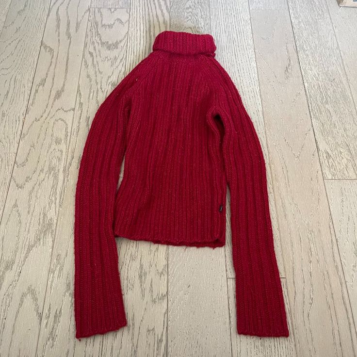 Authentic Abercrombie & Fitch Women's Stretch Cable Red Turtleneck Sweater. New Without Tag. Size In Small. Cable Knit Ribbed. Very Rare. I Purchased This In The Early To Mid 2000s, Y2k Era. It Has Never Been Worn. I Just Found A Lot Of My Old Vintage Abercrombie Items From That Era In My Storage Unit, Check Out My Other Listings If You're Interested In Brand New With Tag Unworn Vintage Abercrombie From The 2000s. They Were Purchased From 2001-2007 Mostly. New With Tag. Red Fine Knit Wool Sweater, Fitted Wool Ribbed Outerwear, Fitted Wool Knitted Top, Red Wool Sweater For Fall, Cozy Red Fitted Tops, Cozy Fitted Red Tops, Fitted Burgundy Winter Top, Fitted Wool Sweater In Solid Color, Red Merino Wool Sweater For Fall