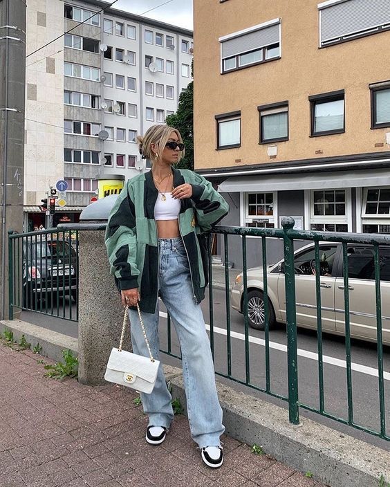 Street Style: Women's Nike Air Jordan 1's Adrette Outfits, Mode Ulzzang, Mode Hipster, Looks Pinterest, Skater Girl Outfits, Populaire Outfits, Ținută Casual, Modieuze Outfits, Streetwear Fashion Women