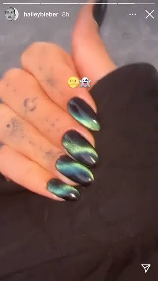 Hailey Baldwin Nails, Green Chrome Nails, Green Chrome, Hailey Baldwin, Chrome Nails, Hailey Bieber, Holiday Nails, Glow Up?, Justin Bieber