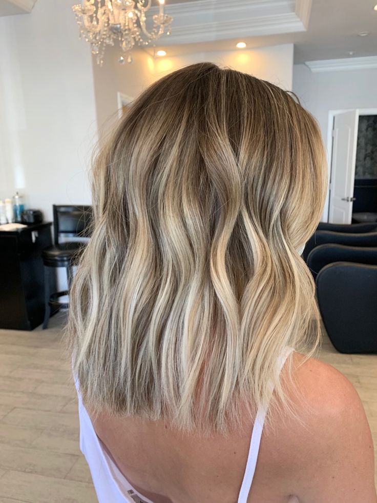 Melted Balayage Blonde, Blonde Balayage Bob Hair, Blonde Balayage On Bob Haircut, Blonde Melt Hair, Short Blonde Root Melt, Short Blonde Hair With Root Melt, Blonde Inspo Hair Short, Blonde Balayage Shorter Hair, Hair Color Ideas For Blondes Short