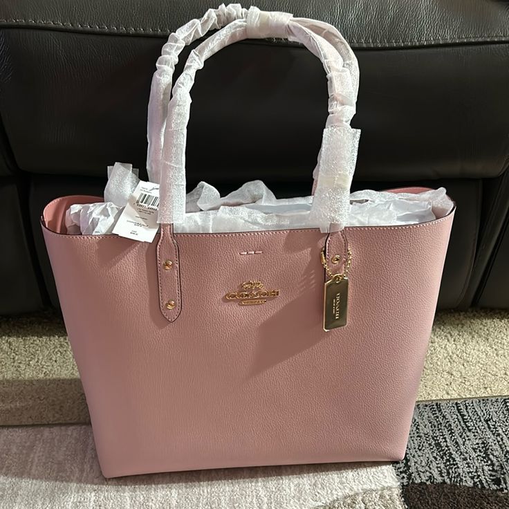 Color: Light Pink Leather High End Handbags, Coach Tote Bag, Dream Items, Dream Bag, Color Light Pink, Christmas Board, Coach Tote Bags, Girly Bags, Coach Tote