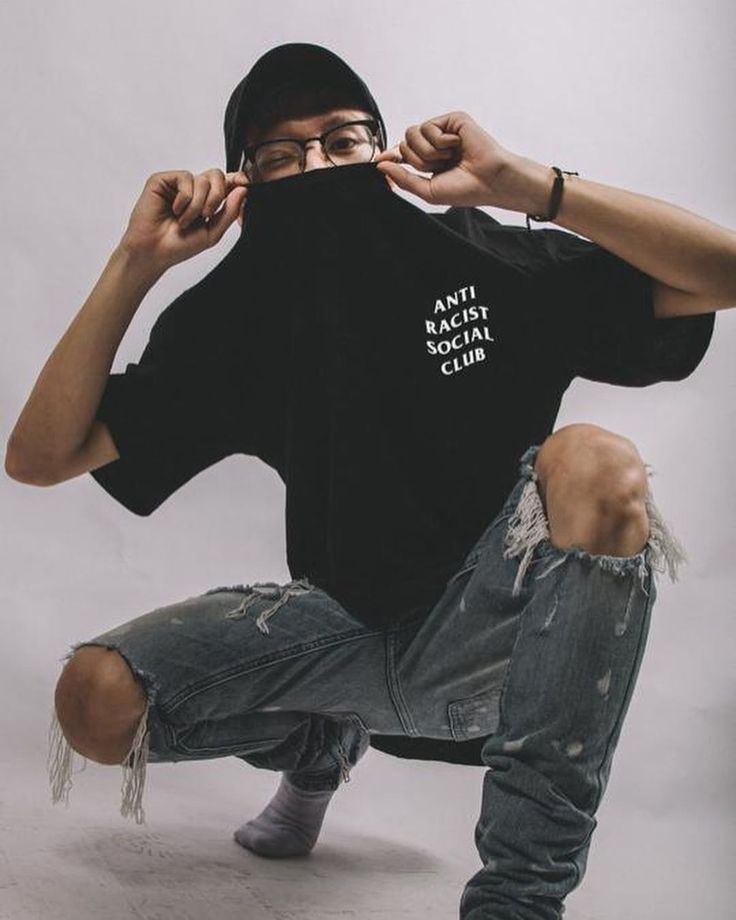 LeagueFits on Instagram: “@okaythatsenough.co is donating proceeds from this tee to @eji_org.” T Shirt Message, Streetwear Photoshoot, Japanese Pants, Rave Y2k, T-shirt Photography, Black Tees, Girl Eyes, Baggy Cargo Pants, Retro Streetwear