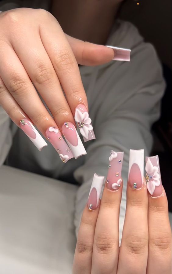 Simple White Nail Designs Square, Pink Nails With Flowers Acrylic, Medium Square Acrylic Nails 3d Flowers, Latina Nails Medium, Nails 2024 Coffin, Latina Nail Inspo Medium, Unique Acrylic Nails Short, Nail Inspo Square Medium, Pink Flower Nail Designs