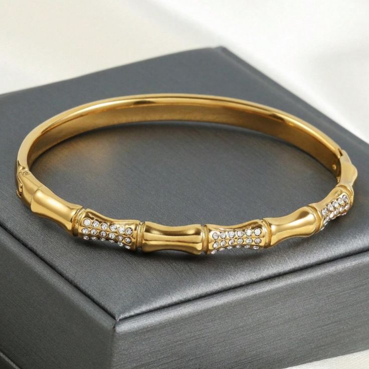 Brand New Women's Diamond & Gold Bamboo Bangle Bracelet 14k Gold Plated Sterling Silver Genuine 2ct Brilliant Cut Lab Created Diamonds 7" - The Most Common Women's Size Retail Price $350 Buy With Confidence From A Top Rated Seller With A 99%+ Feedback Rating! *Also Available In Silver A0509 (Id-1367) Gold Bangle With Oyster Bracelet For Anniversary, White Gold Tarnish Resistant Diamond Bangle, Tarnish Resistant White Gold Diamond Bangle, Elegant Stackable Gold-tone Jewelry, Tarnish Resistant Diamond Bangle For Anniversary, Elegant Gold-tone Stackable Jewelry, Gold Diamond Bracelet With Oyster Clasp For Anniversary, Silver Gold-plated Diamond Bangle Bracelet, Gold Diamond Oyster Bracelet For Anniversary