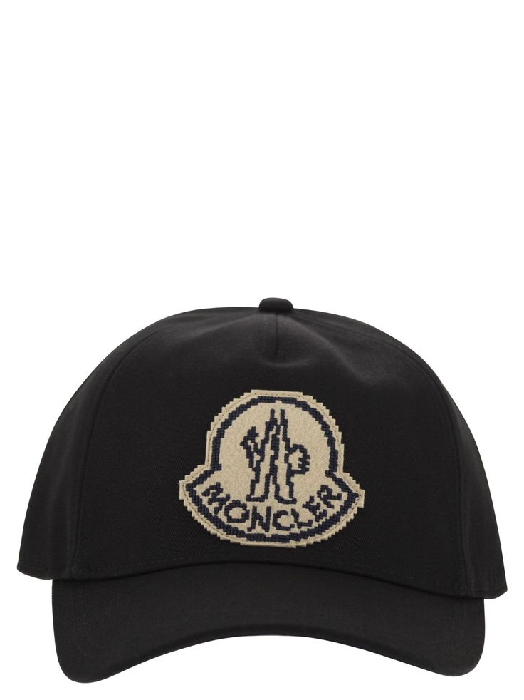 Un parfait exemple de Moncler 's esthétique sportive mais classique, cette casquette de baseball gabardine est décorée du patch de logo en feutre. La fixation velcro à l'arrière assure un ajustement parfait. - LOGO MONCLER FEET - Réglable à l'arrière du concepteur: J20913B000140U162 999 Moncler Hat, Luxury Six-panel Baseball Cap With Logo Patch, Moncler Hoodie, Moncler Sweatshirt, Moncler Logo, Moncler Grenoble, Classic Aesthetic, Beanie Hats, Hats For Men