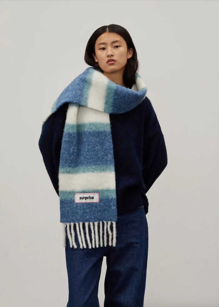 Fall Winter 2024 Collection – Surprise-paris Scarf Trends 2024 Winter, Diy Knit, Pull Mohair, Thrift Inspo, Scarf Trends, Big Scarf, Autumn Trends, Alpaca Scarf, Branded Scarves