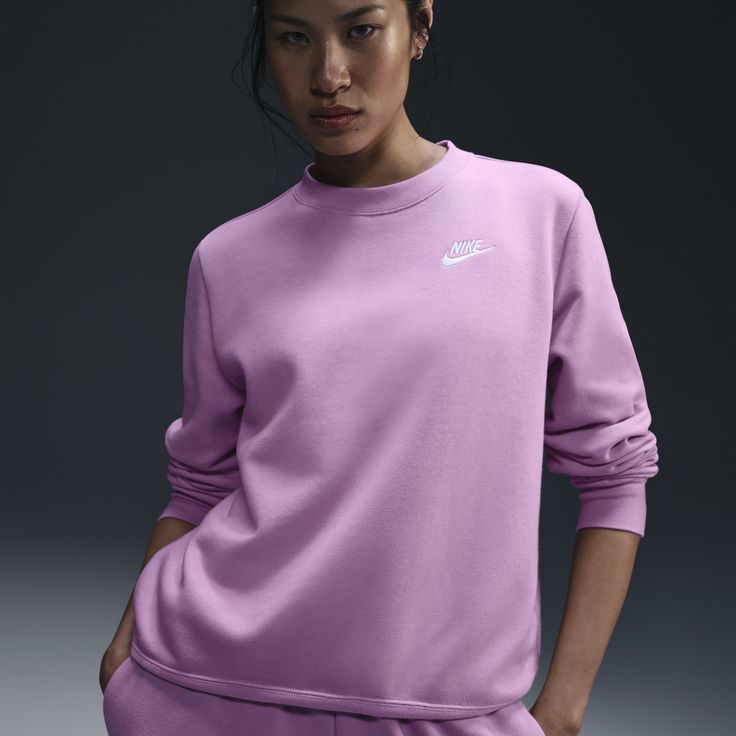 Club Fleece sweatshirts, universally loved for their coziness and consistency, are for everyone. Always soft and made with a relaxed fit, they’re basics that help you do more. An essential for cold-weather layering, this crew-neck option is a quick and easy way to add warmth to your favorite puffer or jacket. Nike Sportswear Club Fleece, Women Lifestyle, Nike Sportswear, Best Seller, Do More, Puffer, Crew Neck Sweatshirt, Jackets & Coats, Relaxed Fit