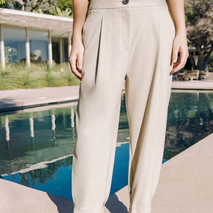 Nwt Sand/Tan/Kacki Tailored Pants Zara Tapered Leg Bottoms In Solid Color, Spring Khaki Dress Trousers, Khaki Dress Trousers For Spring, Summer Business Casual Khaki Pants, Khaki Ankle-length Pants With Belt Loops, Tailored Beige Pants With Belt Loops, Cream Casual Pants For Business Casual, Fitted Khaki High-waisted Pants, Casual Cream Pants For Business Casual