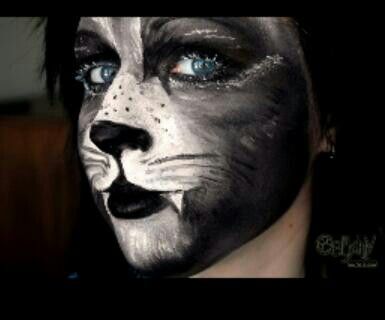 Black Cat Face Paint, Jungle Book Costumes, Cat Face Makeup, Werewolf Makeup, Extreme Make-up, Black Panther Face, Wolf Makeup, Face Painting Images, Kitty Face Paint