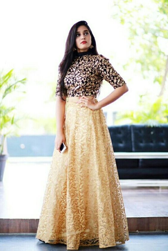 Golden Skirt Outfit, Golden Skirt, Partywear Outfits, Quality Outfits, Elegant Shirt Dress, Skirt And Top Dress, Outfits Indian, Lehenga Gown, Prom Dresses Long Lace