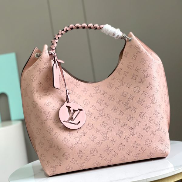 This bag is made of imported grain Taurillon calfskin. Its fashionable outline is very youthful. The whole leather punching woven wrist double tag ladies shoulder bag is especially beautiful on the shoulder. It is oversized Shiny palladium copper twist-lock closure adds an edgy edge.

Dimensions: 35.0 x 40.0 x 17.0 cm Louis Vuitton Yayoi Kusama, Louis Vuitton Capucines, Louis Vuitton Pink, Large Cosmetic Bag, Lv Purse, Lv Shoes, Medium Handbags, Lv Belt, Lv Handbags