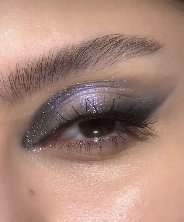 Midnight Make Up Look, Dark Mermaid Aesthetic Makeup, Dark Blue Makeup Ideas, Starry Makeup Look, Infj Makeup, Midnights Makeup, Dark Mermaid Makeup, Enya Music, Georgina Sparks