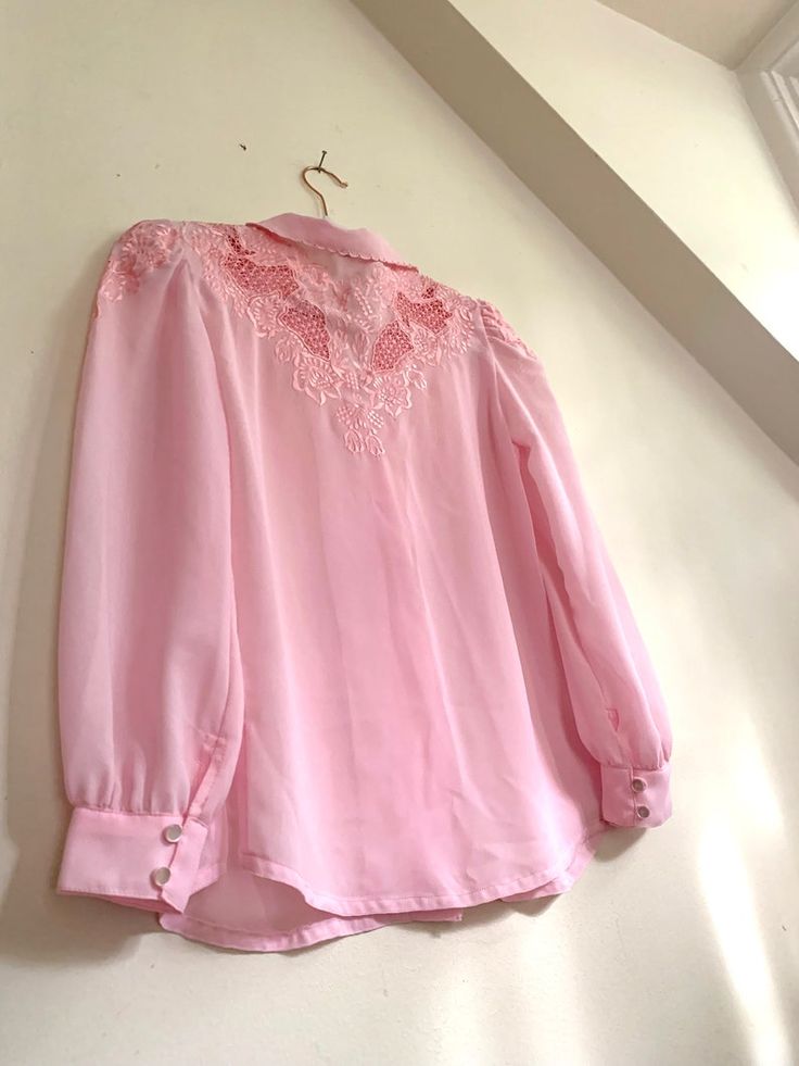 Frill Blouse, Lace Trim Blouse, Womens Blouses, Simple Blouse, Vintage Blouse, Embroidery Blouse, Sheer Chiffon, Lace Embroidery, Pink Outfit