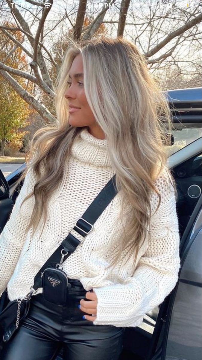 Hair Rooty Blonde Hair, Wedding Hair Looks, Winter Blonde Hair, Fall Blonde Hair Color, Hair Color Ideas For Fall, Blonde Lowlights, Fall Blonde Hair, Summer Blonde Hair, Classic Wedding Hair