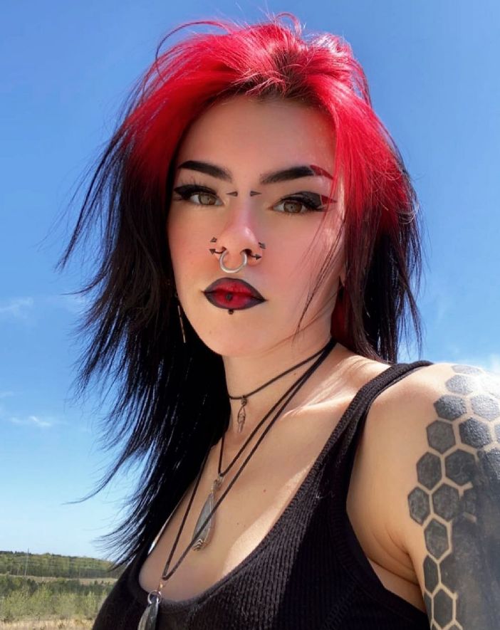 Colorful Roots Black Hair, Root Hair Dye Ideas, Red Hot Roots Hair, Pink Shadow Root Black Hair, Dark Red And Black Hair Ideas, Red Root Hair, Bright Red Hair With Black Roots, Bright Roots Dark Hair, Red Roots And Black Hair