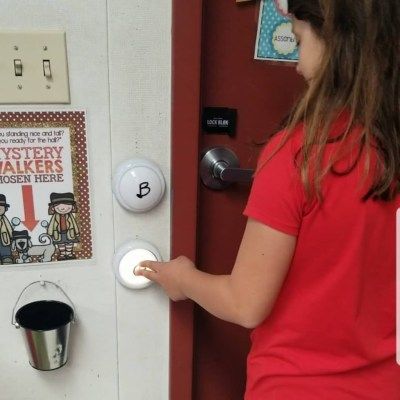 Restroom Pass, Clever Classroom Ideas, Bathroom Pass, Classroom Bathroom, Classroom Hacks, Expo Marker, Clever Classroom, Classroom Procedures, Feedback For Students