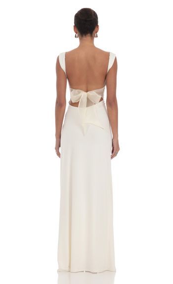 Open Back Bow Maxi Dress in White | LUCY IN THE SKY White Black Tie Dress, Wedding Dress Dance Party, All White Outfit Classy, Modern Prom, Formal Maxi Dresses, Prom Dress Inspo, Junior Prom, Lucy In The Sky, Prom Dress Inspiration