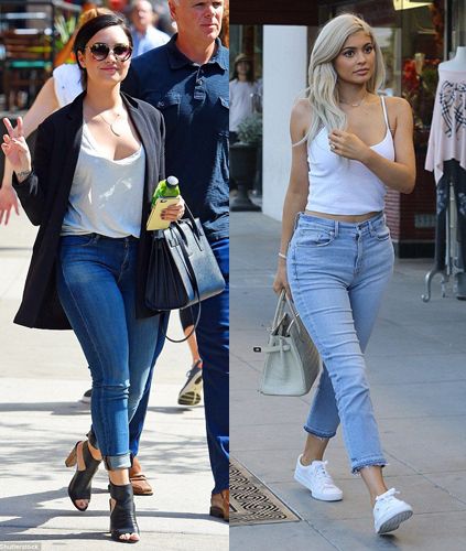 Flattering Pants For Big Thighs: 8 Best Ideas Pants For Big Hips And Thighs, Best Jeans For Wide Hips, Pants For Curvy Hips, Jeans For Big Thighs Small Waist, Curvy Hips Outfits, How To Dress Wide Hips, Short Pear Shaped Outfits, Fashion Outfits2022, Big Calves Women Fashion