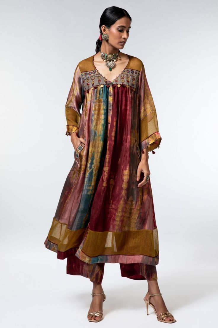 Tie Dye Kurta, Kaftan Designs, Indian Designer Suits, Designer Kurti Patterns, Casual Indian Fashion, Kurta Dress, Kurta Designs Women, Boutique Dress Designs, Dress Indian Style