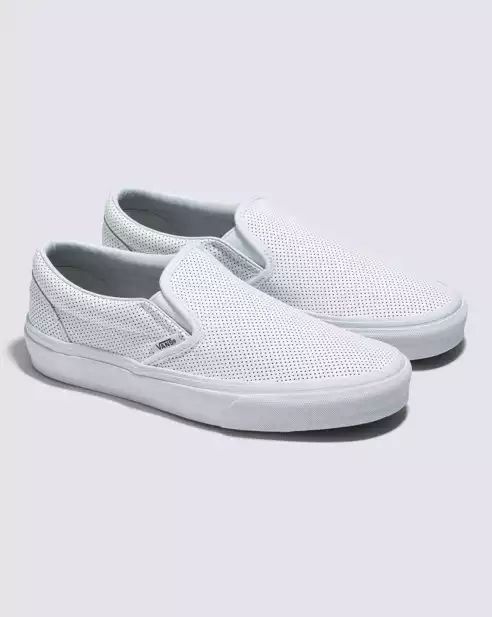 Classic Slip Ons Vans Slip Ons, Sneakers Vans, Classic Vans, Shoes Vans, Vans Slip On, Vans Shop, Signature Look, Vans Classic, Vans Shoes