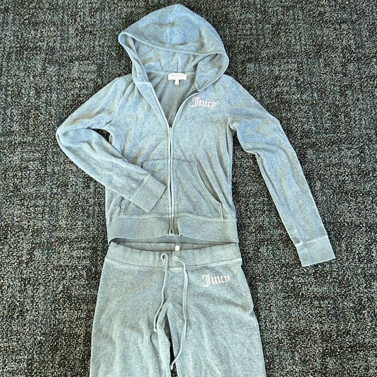 Original 2000s Gray Juicy Couture Tracksuit Juicy Couture Clothes, Juicy Tracksuit, Y2k Fits, Juicy Couture Tracksuit, Vintage Juicy Couture, Juicy Couture Pants, Couture Pants, Design Inspo, Juicy Couture