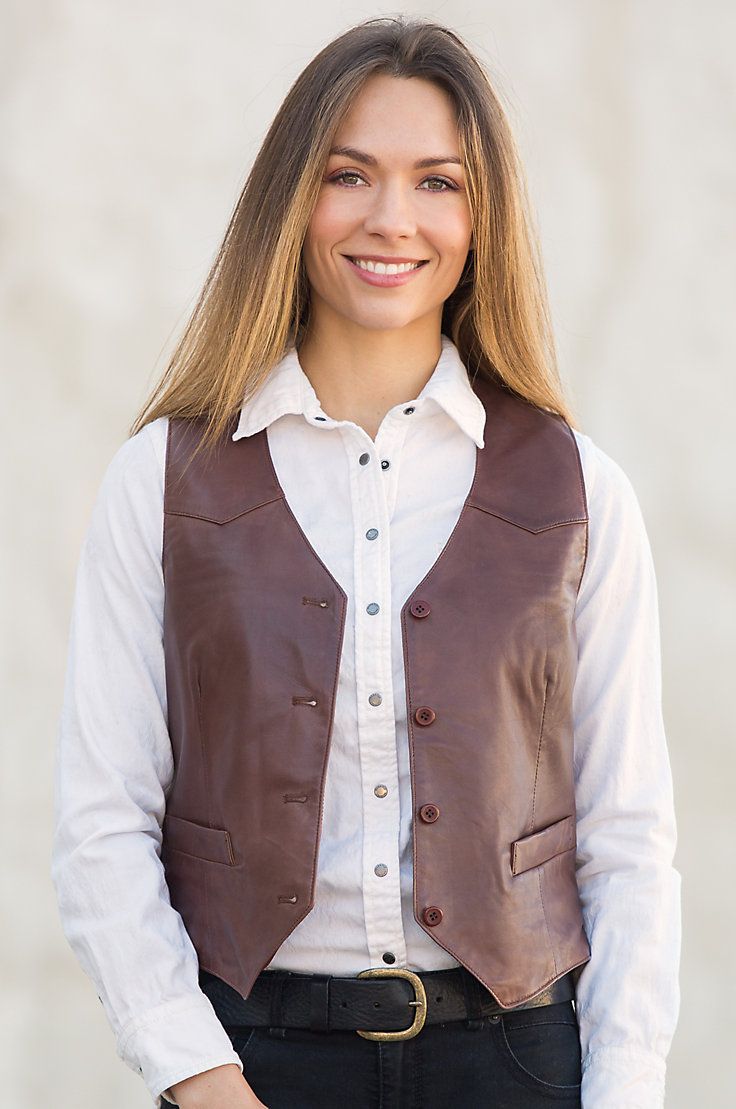 Middle Eastern lambskin leather is waxed for a vintage look that makes the Mandy a durable outdoor layer on warm autumn days. Autumn Days, Warm Autumn, Leather Vest, 2024 Fashion, Autumn Day, Middle Eastern, Lambskin Leather, High Quality Leather, Vintage Look