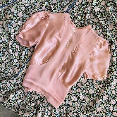 Rare 1930s Pink Satin Blouse   | eBay Magi Costume, 1930s Blouse, 1930s Clothing, Pink Satin Blouse, 40s Outfits, Retro Housewife, Vintage Aesthetics, 1930s Fashion, Satin Blouse