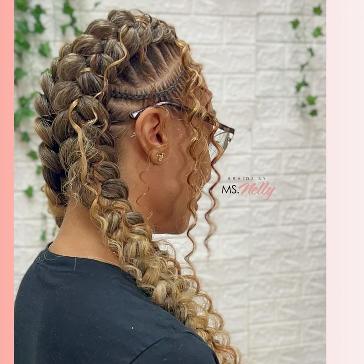 Threw a curve in it this time 💫🦋 • Book under 2 Butterfly Feedins w/skinny braids - Add on: Curls throughout • #dallas #dallashair #dallashairstylist #dallasbraids #dallasbraider #braids #cornrows #butterflybraids #softstyles #hair #art #blackhair Butterfly Dutch Braid, Two Stitch Braids With Curls, Boho Butterfly Braids, How To Do Butterfly Braids, Butterfly Braids With Curls, Butterfly Cornrows, Two Butterfly Braids, Butterfly Feed In Braids, 4 Butterfly Braids