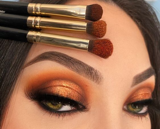 Senior Makeup, Smokey Eye Makeup Steps, Fall Eyeshadow Looks, Black Smokey Eye Makeup, Fall Eyeshadow, Fall Eye Makeup, Fall Makeup Trend, Face Cake, Playful Palette