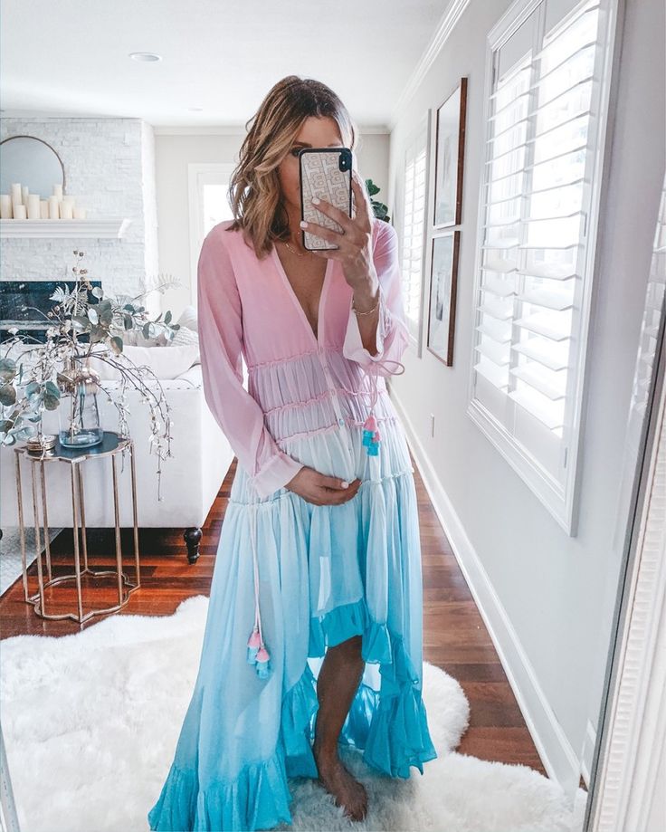 blue & pink dyed dress // perfect gender reveal dress Gender Reveal Dress Pink And Blue, Gender Reveal Outfits For Mom, Gender Reveal Dresses For Mom, Gender Reveal Outfit, Vestidos Para Baby Shower, Gender Reveal Dress, Gender Reveal Outfits, Trendy Mom Outfits, Cute Maternity Dresses