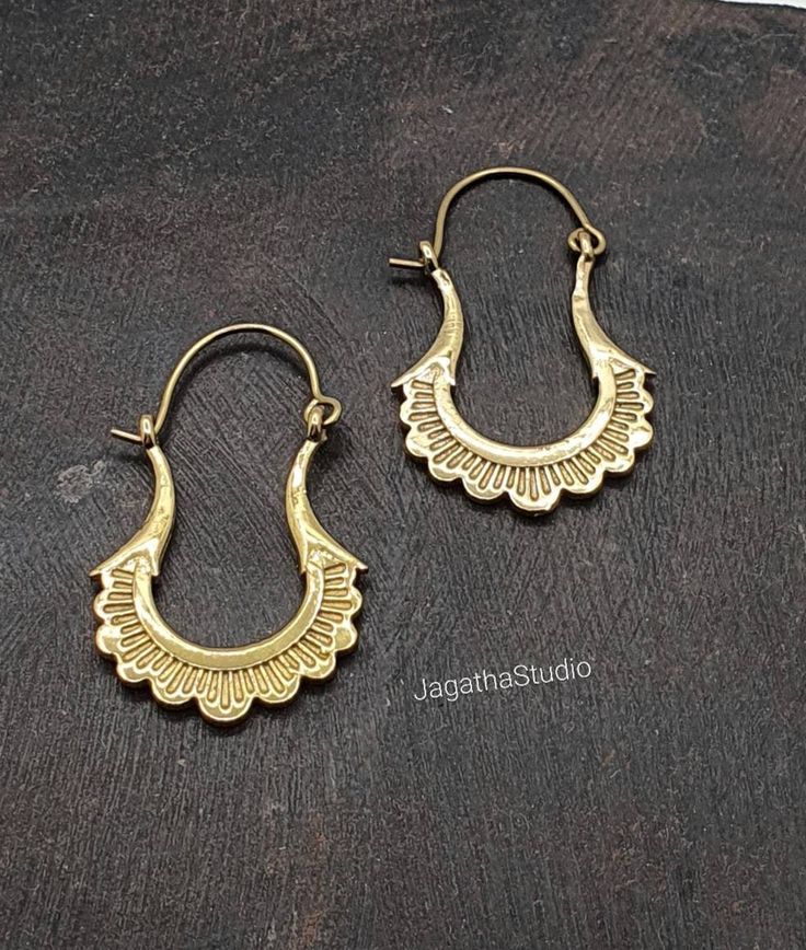 HANDMADE Stunning boho beautiful hoop mandala earrings.  Ideal for everyday wear or for a special bohemian look. Aprox Length: 4.1 cm Aprox diameter: 2.3 cm Handmade with high quality hypoallergenic Jewelery brass, nickel free. LINK Please follow the link to view my shop for other beautiful pieces. https://www.etsy.com/uk/shop/JagathaStudio Bohemian Teardrop Hoop Earrings With Ear Wire, Bohemian Hoop Earrings For Festive Occasion, Festive Bohemian Hoop Earrings, Bohemian Small Hoop Plug Earrings, Bohemian Small Hoop Earrings Nickel Free, Bohemian Small Hoop Earrings, Nickel Free, Bohemian Small Hoop Nickel-free Earrings, Bohemian Brass Hoop Earrings, Bohemian Small Hoop Earrings For Festivals