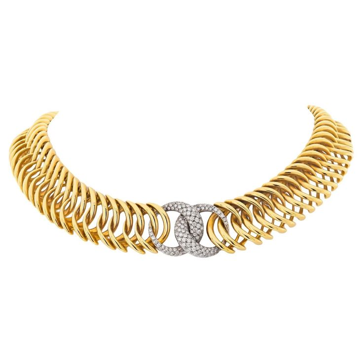 Verdura 18K Yellow Gold Double Crescent Pave Diamond Link Necklace. The pave diamond centerpiece is made in platinum. Mounted with 1.30cttw in round diamonds. Quality: Ecolor, VVS1 clarity, 1.30cttw. Length: 16 inches. Formal Diamond Necklace With Chain, Elegant Diamond White Diamond Necklace, Elegant Diamond White Necklace With Chain, Luxury Diamond Chain Necklace With Single Cut Diamonds, Luxury Chain Necklace With Single Cut Diamonds, Luxury Diamond Link Necklace For Formal Occasions, Luxury Link Diamond Necklace For Formal Occasions, Elegant Diamond Chain Necklace With Diamond Accents, Luxury Chain Diamond Necklace For Anniversary