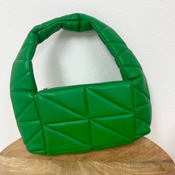 Add a pop of color to your outfit with this baby. Practical and super trendy bag. - Color: GREEN - Shape: Rectangle or Curvy Pop Of Color, Your Outfit, Color Pop, Handbags, Green, Color