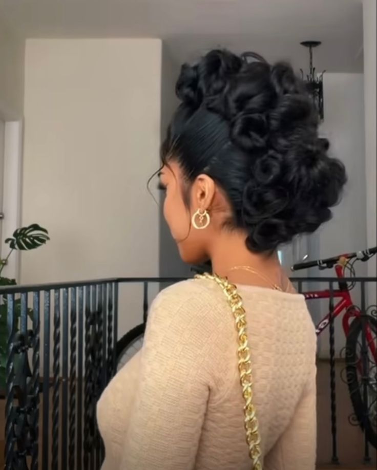 Black Queen Hairstyles, How To French Roll Hair, Short Unique Hairstyles, Pin Up Girl Hairstyles For Black Women, Betty Boop Hairstyle Black Women, Rollercoaster Hairstyles, Classy Black Hairstyles, Creative Hairstyles For Black Women, French Roll Hairstyle For Black Women