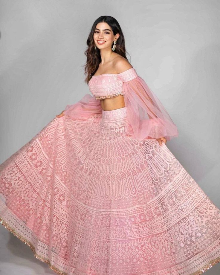 Khushi Kapoor, Diwali Outfits, Indian Outfits Lehenga, Wedding Lehenga Designs, Indian Bride Outfits, Traditional Indian Dress, Pink Lehenga, Indian Dresses Traditional, Traditional Indian Outfits