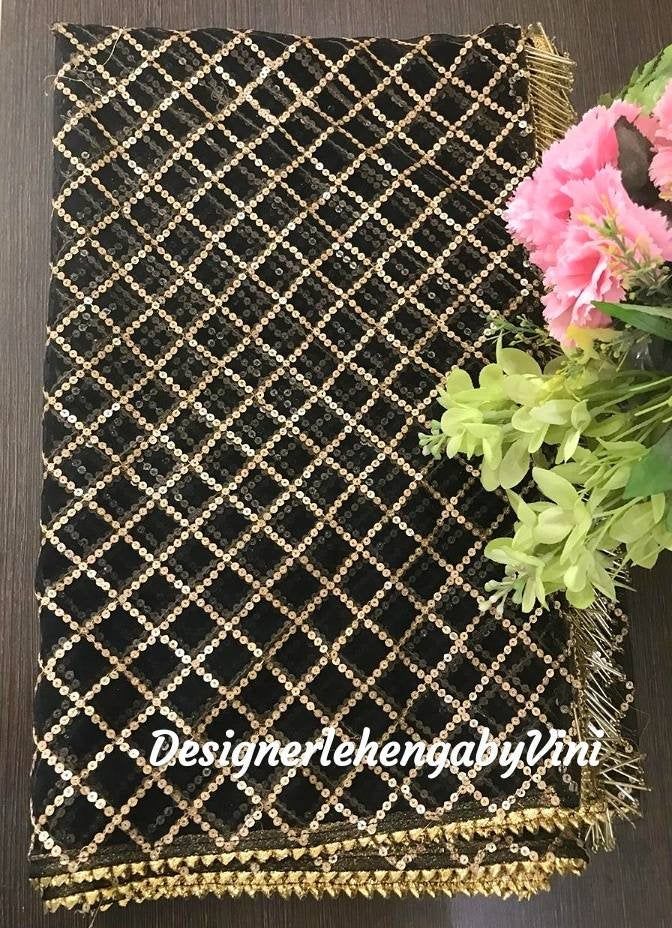 Custom made net dupatta with gold trims and fringes perfect for all festive and wedding occasions. Includes only dupatta Note: The shipping will be through FedEx or DHL. Manufacturing time- 7 days. Also available in black colour. Pakistani Lehenga, Heavy Dupatta, Indian Wedding Lehenga, Lehenga Dupatta, Lehenga Crop Top, Velvet Shawl, Indian Dresses Traditional, Indian Lehenga, Party Wear Lehenga